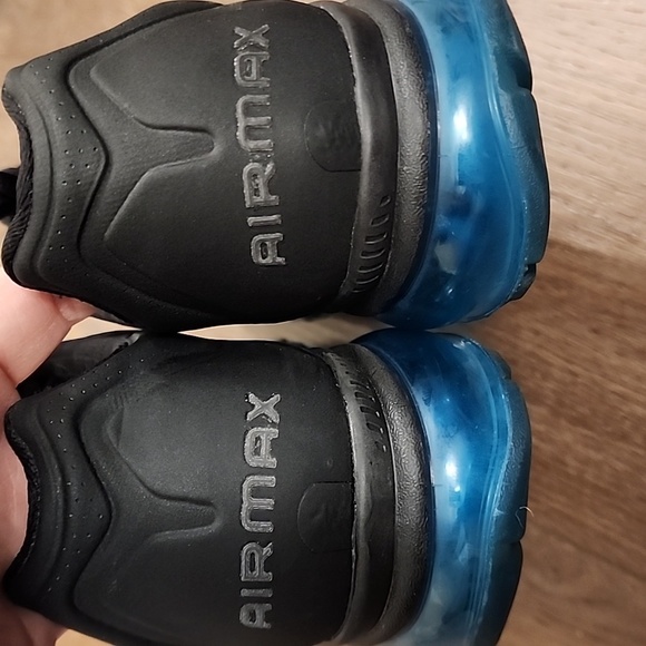 Nike Air Max Plus Running Shoe 2011 429890-040 Black Neon Blue Women's size 9 - Picture 13 of 13